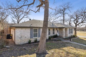 2312 Oakwood Ln in Arlington, TX - Building Photo - Building Photo