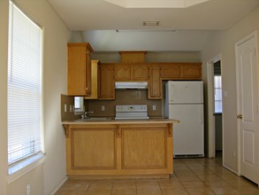 601-613 La Mancha Dr in Edinburg, TX - Building Photo - Building Photo