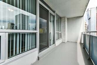 20 Prince Arthur Ave in Toronto, ON - Building Photo - Building Photo