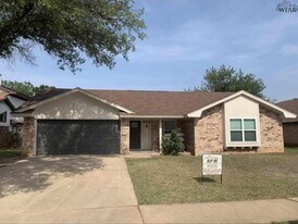 5813 Briargrove Dr in Wichita Falls, TX - Building Photo