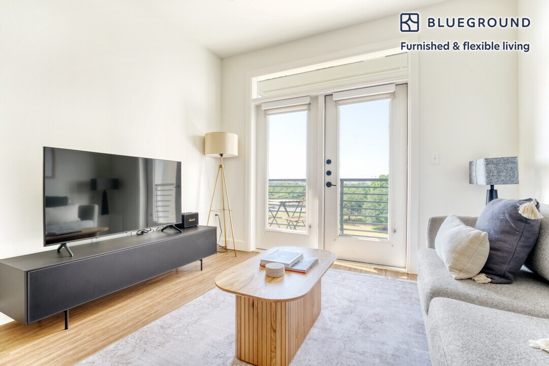 1401 Art Dilly Dr. in Austin, TX - Foto de edificio