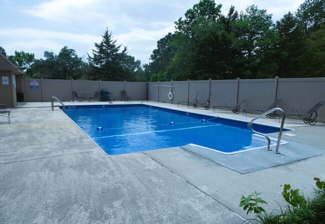 106 Grn Mdws Rd in Columbia, MO - Building Photo - Building Photo