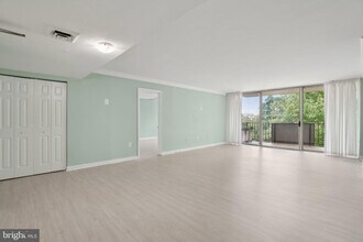 1515 S Arlington Ridge Rd, Unit 603 in Arlington, VA - Building Photo - Building Photo