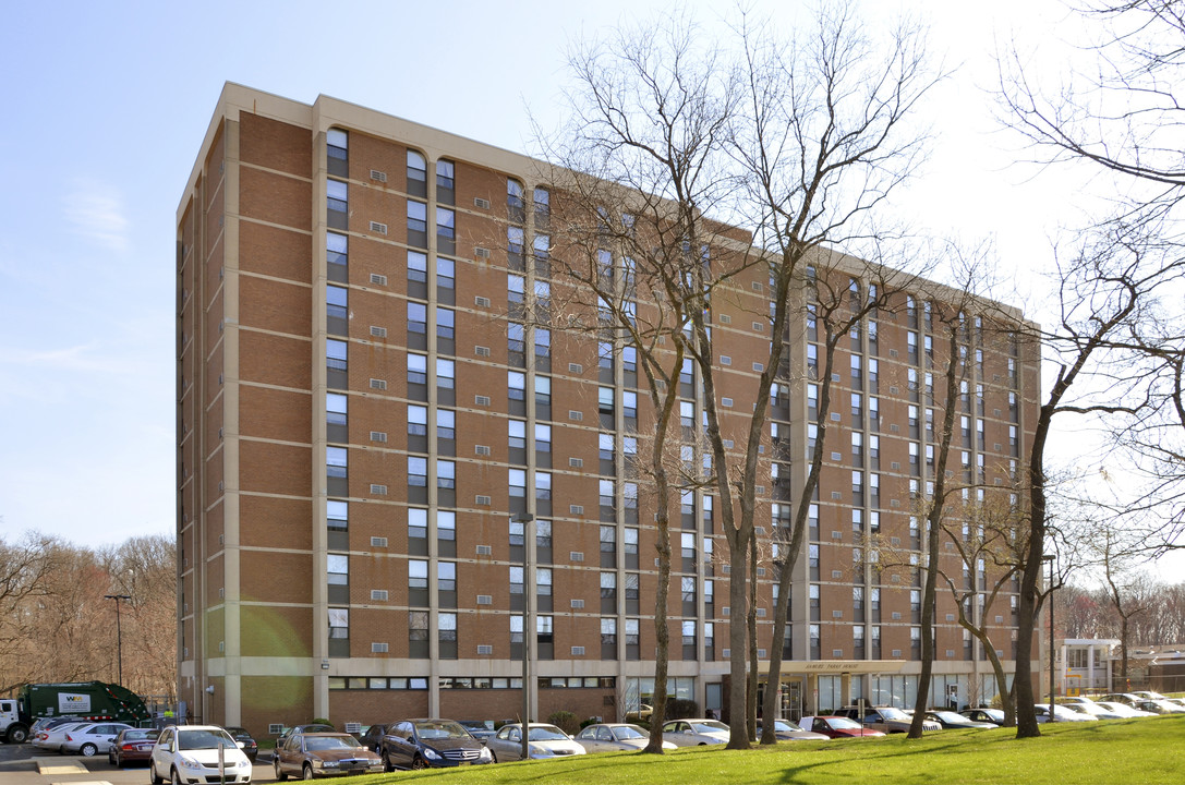 Federation Apartments in Philadelphia, PA - Building Photo