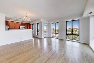 343 W Old Town Ct in Chicago, IL - Building Photo - Building Photo