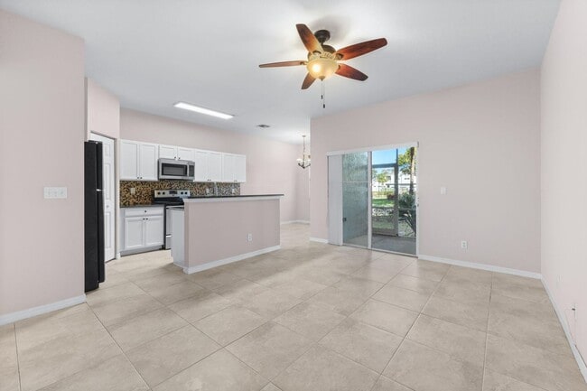 3104 Grandiflora Dr in Greenacres, FL - Building Photo - Building Photo