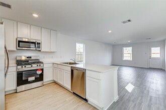 18522 Tre Croci Dr in New Caney, TX - Foto de edificio - Building Photo