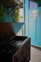 1910 N Los Alamos Rd in Palm Springs, CA - Building Photo