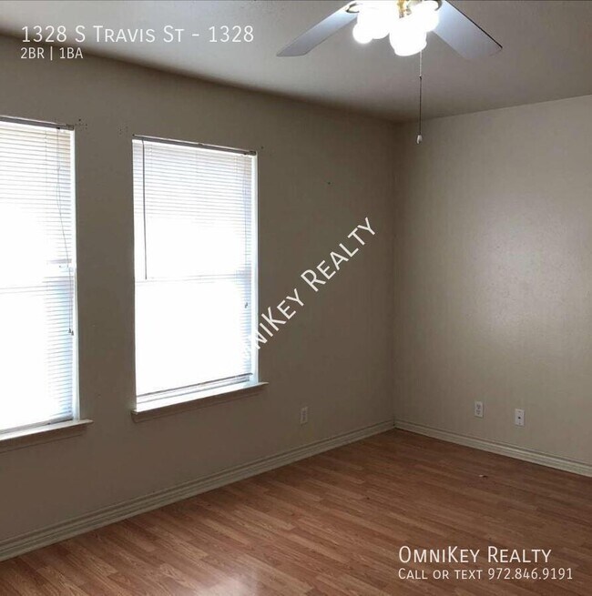 1328 S Travis St in Sherman, TX - Building Photo - Building Photo