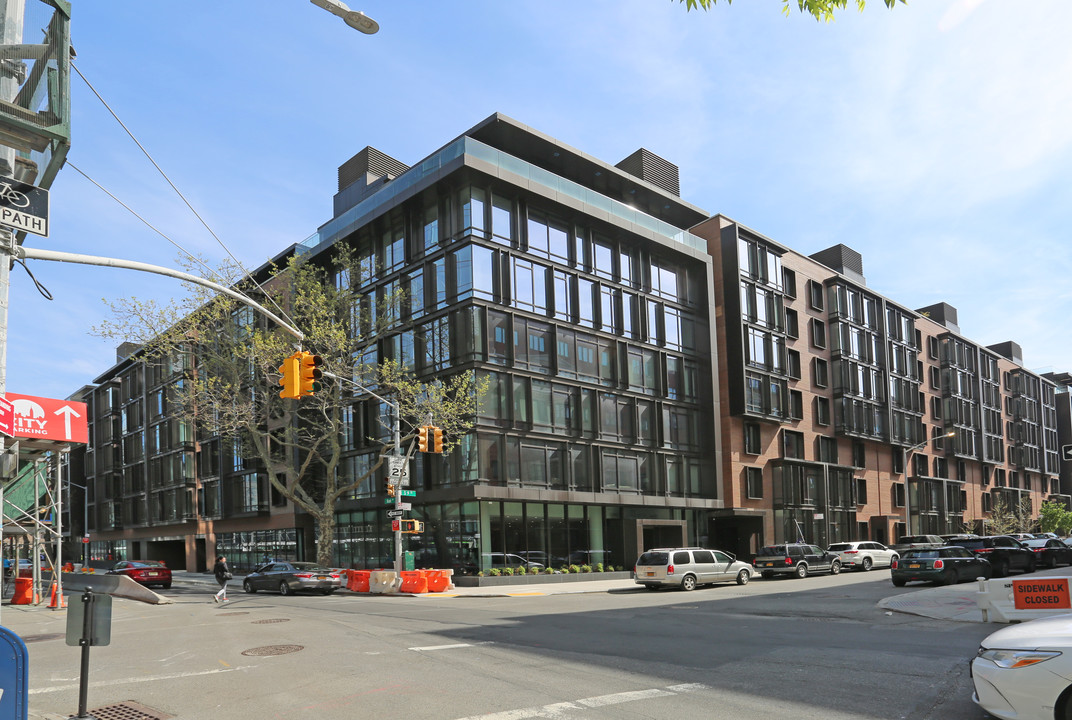 The Oosten in Brooklyn, NY - Building Photo