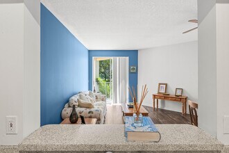 1951 Brandywine Rd in West Palm Beach, FL - Building Photo - Building Photo