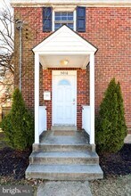 5016 N Carlin Springs Rd in Arlington, VA - Building Photo - Building Photo
