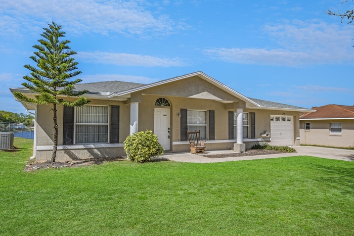 294 Willow Song Ct in Eustis, FL - Building Photo