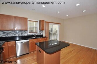9160 Greenspire Dr in West Des Moines, IA - Building Photo - Building Photo