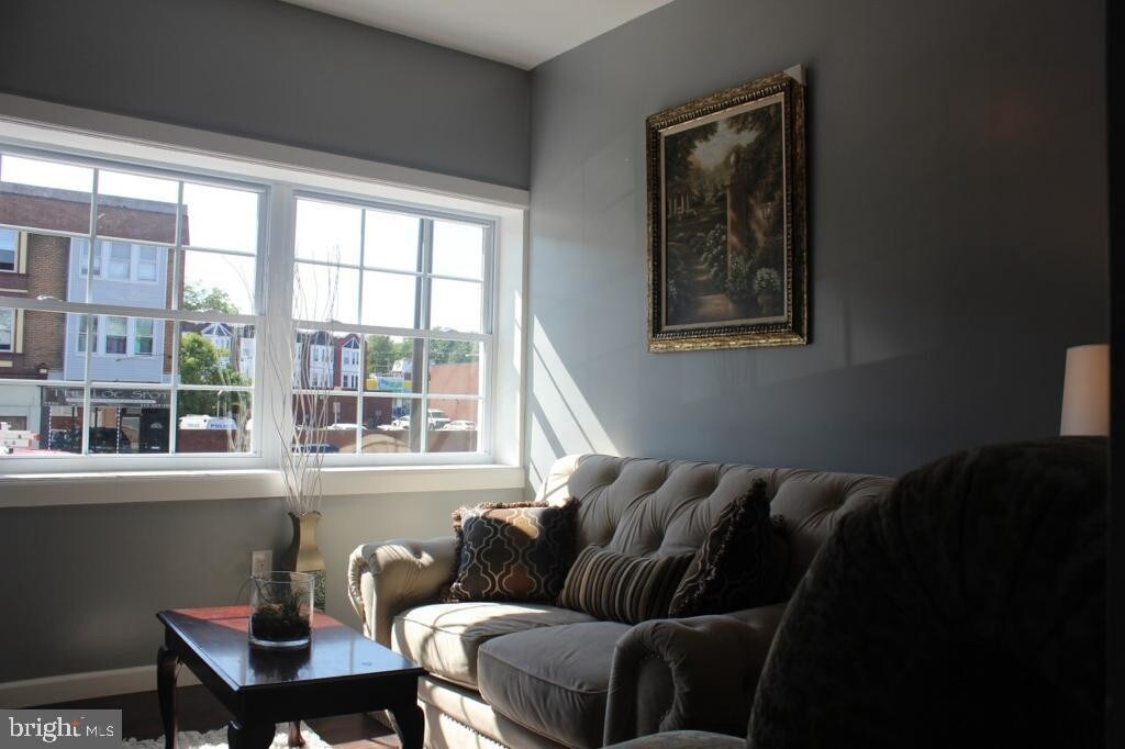 5923 N Broad St in Philadelphia, PA - Building Photo