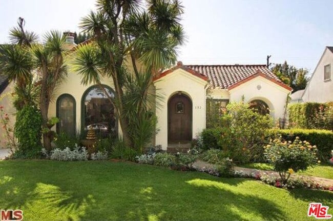 property at 131 N Citrus Ave