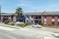 Live Oak Hills Courthomes in Houston, TX - Building Photo - Building Photo