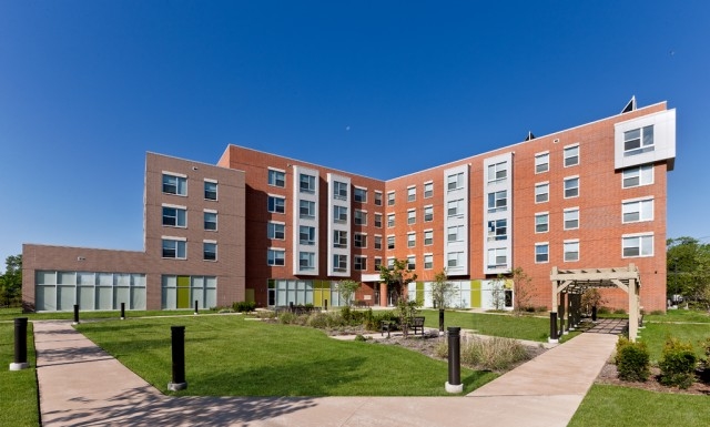 Roseland Place Apartments in Chicago, IL - Building Photo