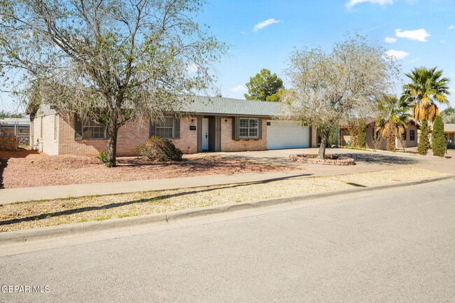 3311 Drumond Rd in El Paso, TX - Building Photo - Building Photo