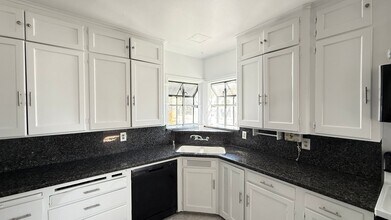 4745 E Illinois Ave in Fresno, CA - Building Photo - Building Photo