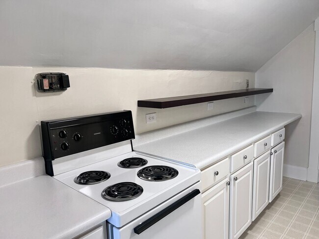 3406 Erie Ave in Cincinnati, OH - Building Photo - Building Photo