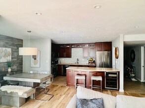 3850 Riviera Dr, Unit 3 in San Diego, CA - Building Photo - Building Photo