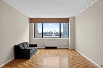 45 River Dr S in Jersey City, NJ - Foto de edificio - Building Photo