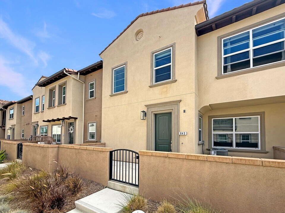 843 Blackstone Dr in San Marcos, CA - Building Photo
