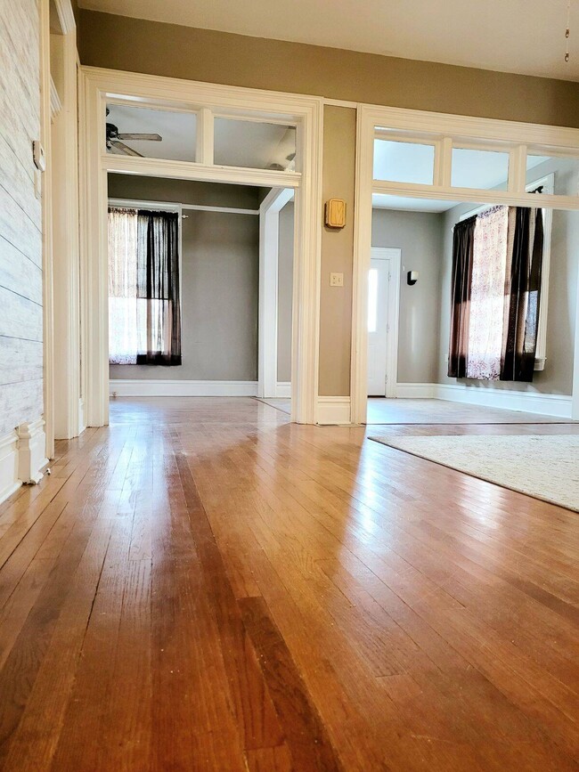 103 W 1st Ave in La Harpe, IL - Building Photo - Building Photo