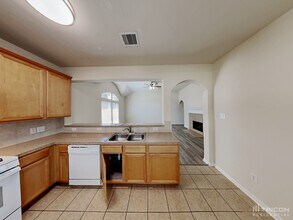 706 Chase Point Cir in Bacliff, TX - Building Photo - Building Photo