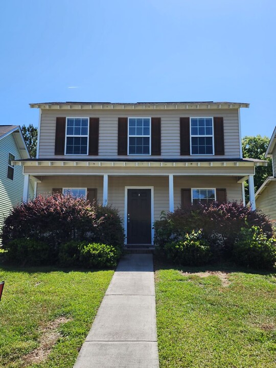 13 Castello Ave in Savannah, GA - Building Photo