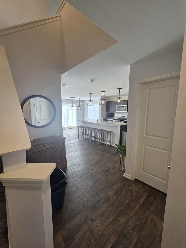 719 Wellington Ln in Cary, IL - Foto de edificio - Building Photo