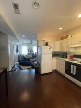 112 W 7th St, Unit 1 in Boston, MA - Building Photo - Building Photo