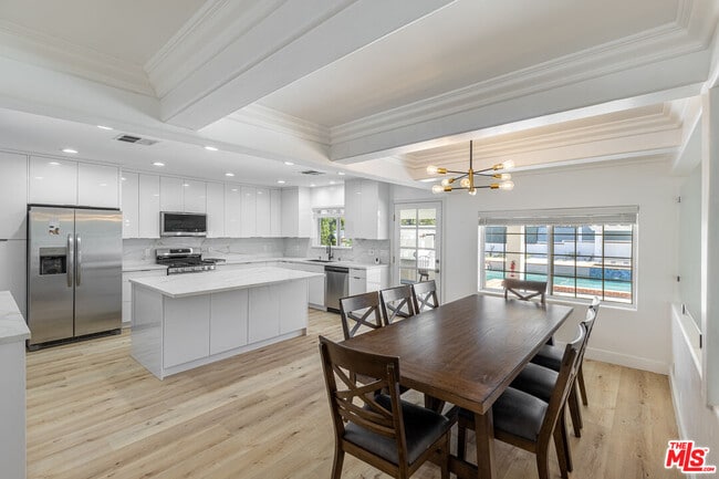 5510 Wilbur Ave in Los Angeles, CA - Building Photo - Building Photo