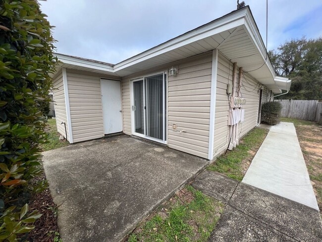 3410 Green Briar Ct in Gulf Breeze, FL - Building Photo - Building Photo