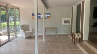 111 Rigby Owen Rd in Conroe, TX - Building Photo