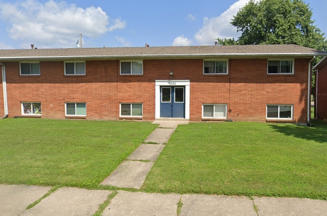 property at 1025 E Pearl St