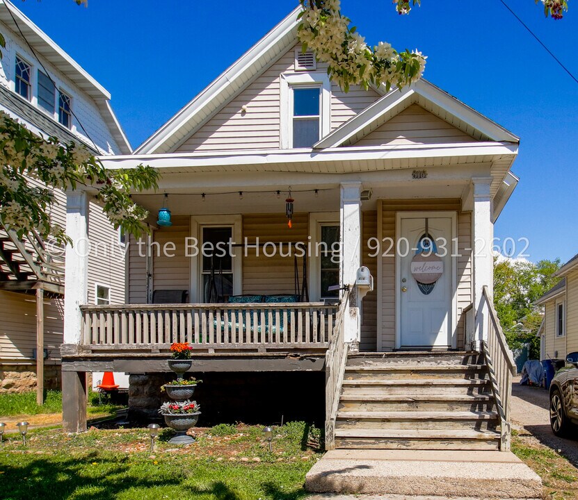 816 Franklin St in Oshkosh, WI - Building Photo