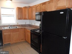 69 Herman Ave in Lemoyne, PA - Building Photo - Building Photo