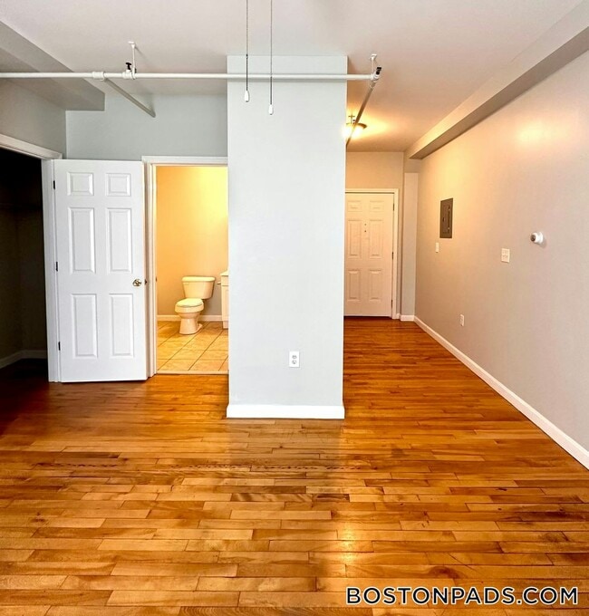 8 Portland St