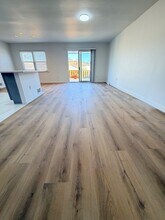 15-75-75 208th Pl in Queens, NY - Foto de edificio - Building Photo