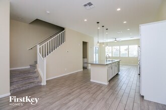 355 N 157th Ln in Goodyear, AZ - Foto de edificio - Building Photo