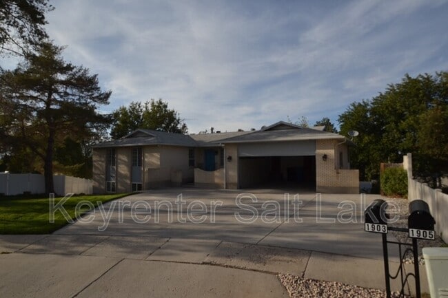 1903 Grandeur Dr in Cottonwood Heights, UT - Building Photo - Building Photo