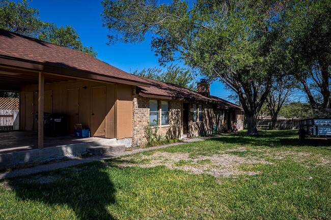 109 Joe Rice Dr in Del Rio, TX - Foto de edificio - Building Photo