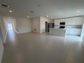 2155 Lone Oak Ln in Lakeland, FL - Building Photo - Building Photo