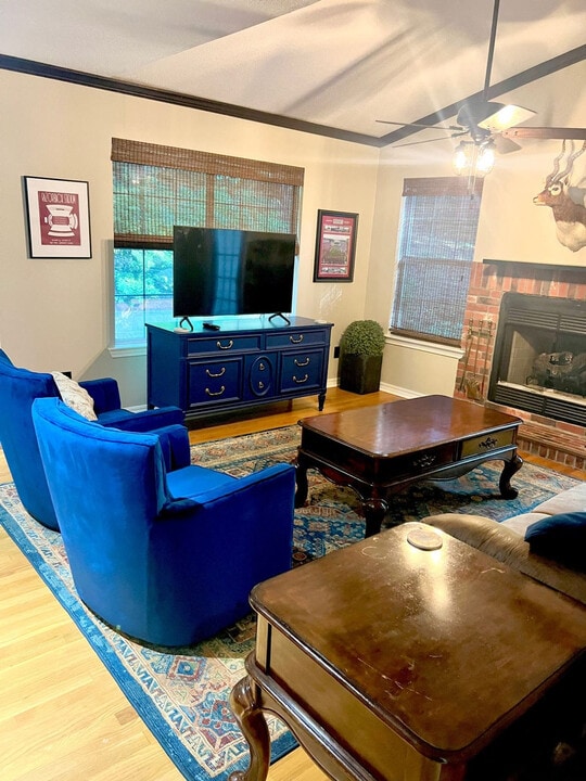 1072 Valley View Dr in Fayetteville, AR - Building Photo