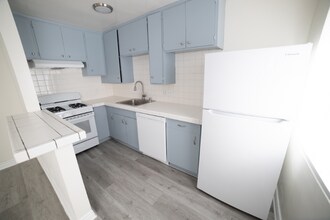 1315 Ocean Park Blvd, Unit 5 in Santa Monica, CA - Foto de edificio - Building Photo