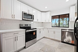 4332 SW 148th Pl in Miami, FL - Building Photo