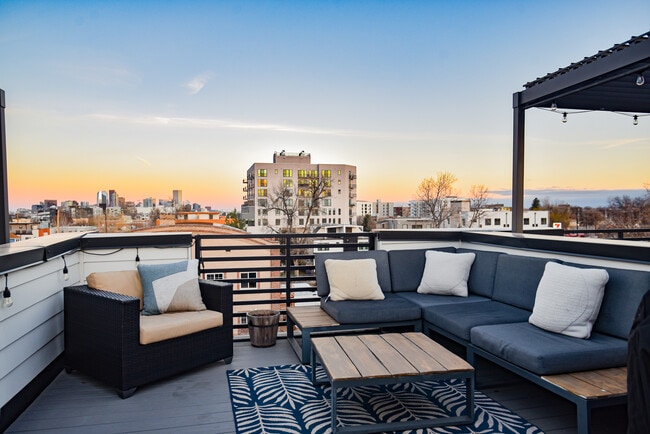 property at 3520 W Conejos Pl