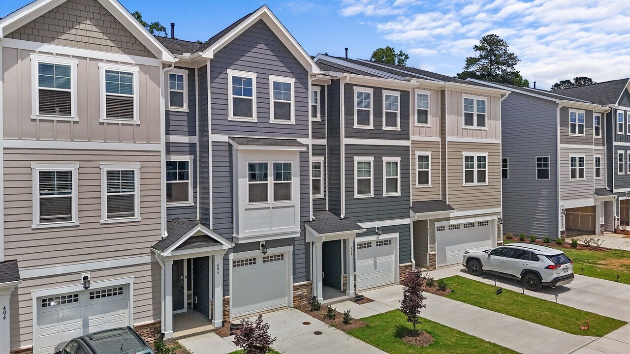 406 Deercroft Dr in Apex, NC - Building Photo